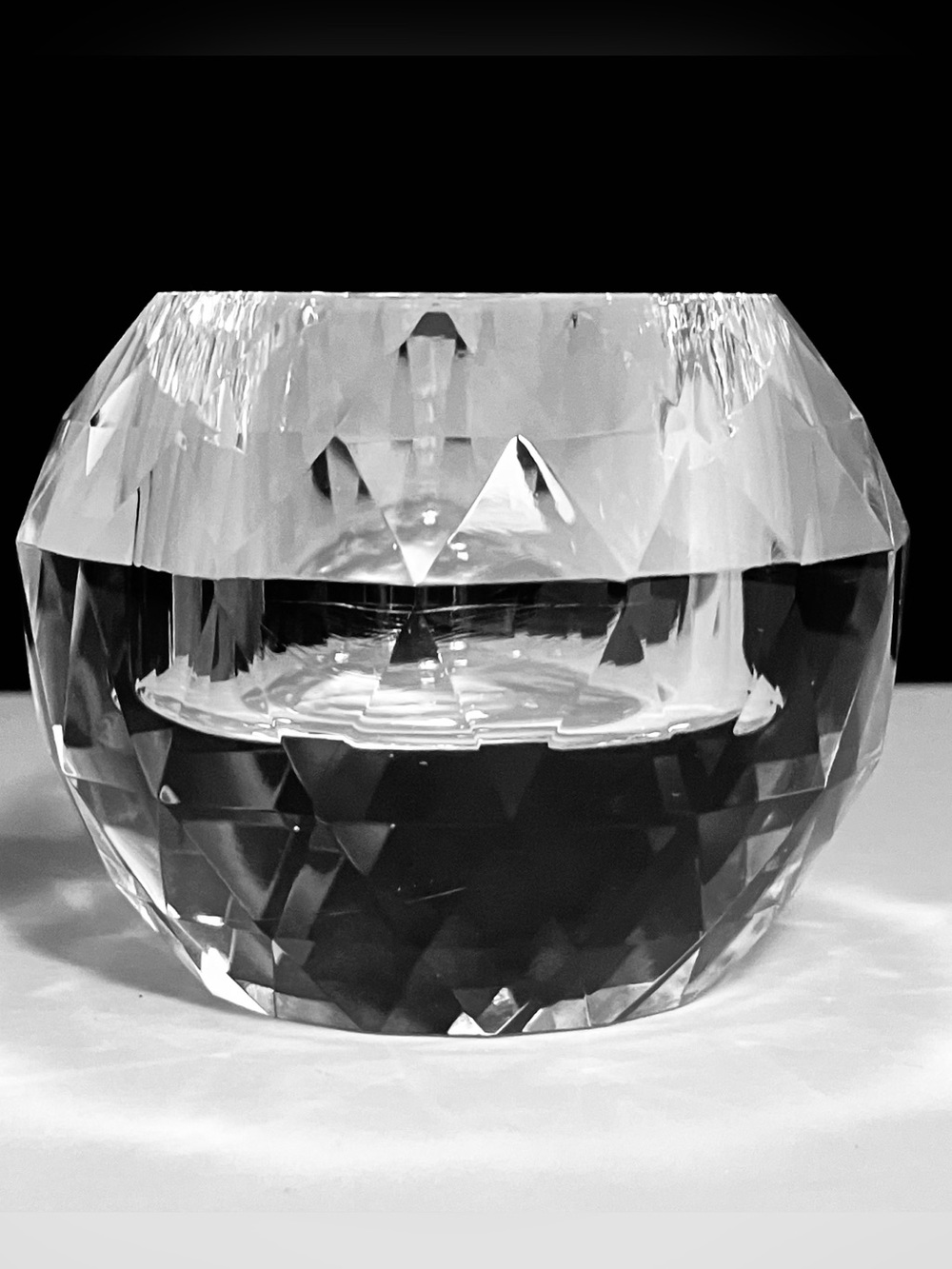 OLEG CASSINI Cut Ball CRYSTAL VOTIVE Candleholder / ORIGINAL BOX & Papers / 3in. - Picture 2 of 12